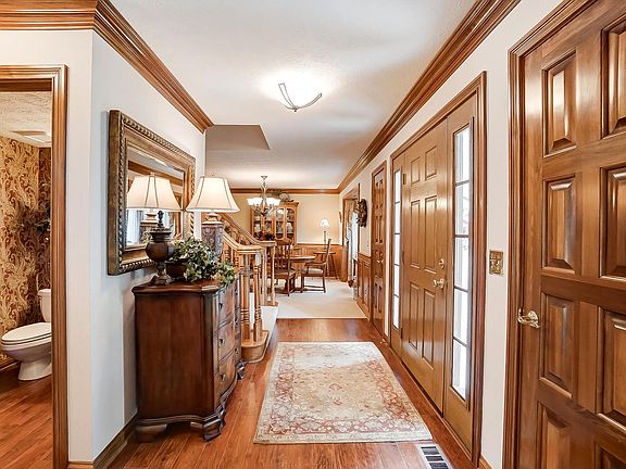 5th image of 2091 Canterbury Ct