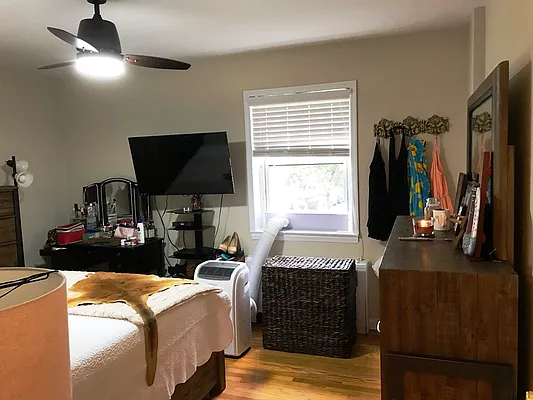 Rented by Prime Realty | media 44