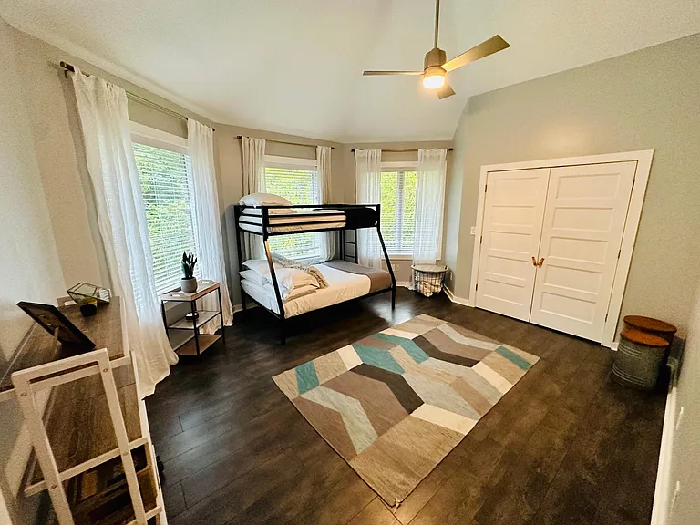 2607 Phoenix Hill Dr — Photo 34