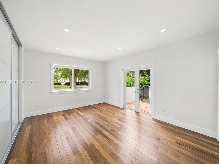 5510 Orduna Dr — Photo 8