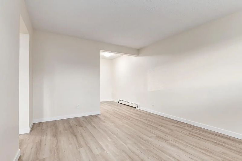 Edmonton Apartment for rent - 2 Bedrooms — photo 10