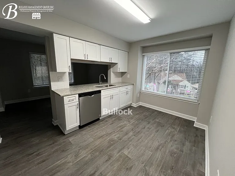 1035 Seasons Pkwy — Photo 8