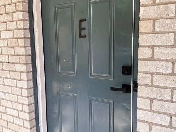 3rd image of 1202 Urbantke Ct #E