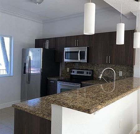 4th image of 11665 NE 18th Dr #11665