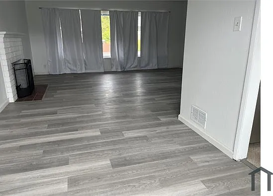 2910 Sheldon Dr — Photo 1