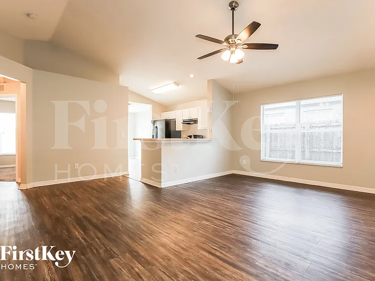 11133 Lakeside Vista Dr — Photo 3