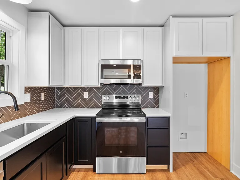 12407 Hiawatha Ave — Photo 9