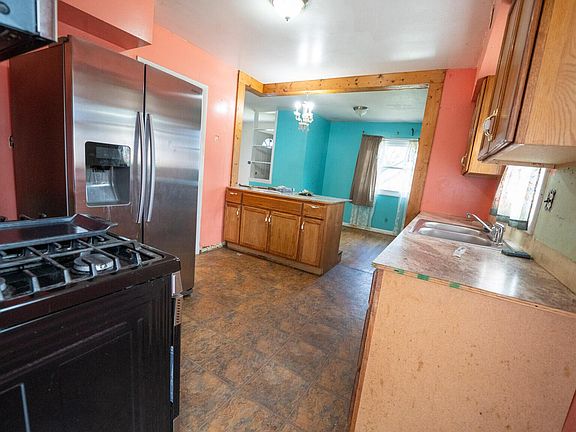 3rd image of 1222 Clifton Ave