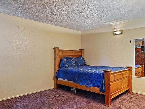 3rd image of 25039 Peachland Ave Unit 106