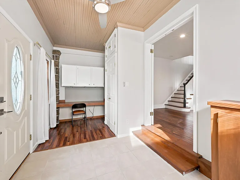 204 Harding Ave — Photo 2