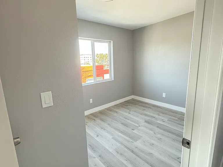 3858 41st St #1 — Photo 6