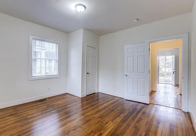 2922 Noble Ave #A — Photo 7