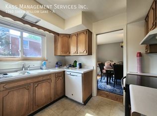1340 Willow Ave #A, Des Plaines, IL 60016