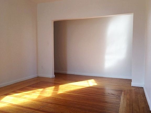 2nd image of 40 W 127th St APT 26
