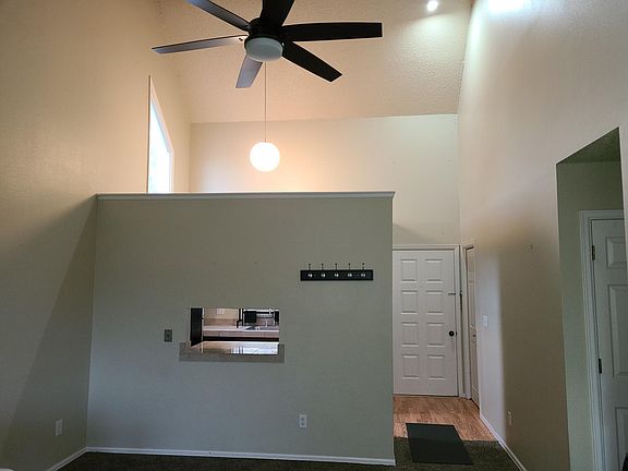 4th image of 909 Conifer Ct APT 6