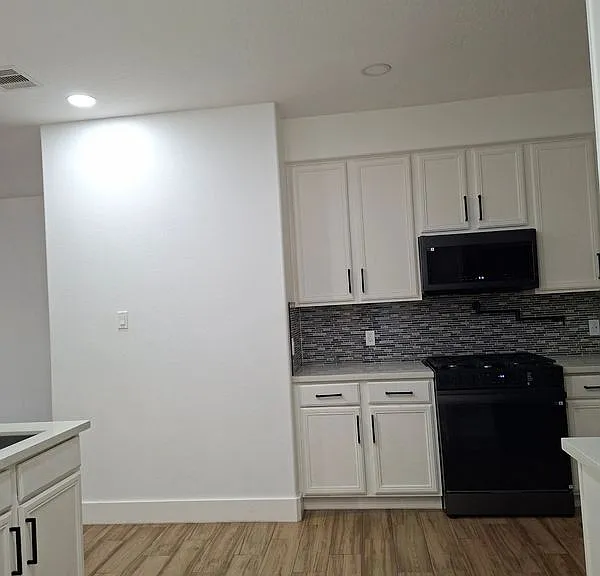 8311 Caraway Lake Cir — Photo 17