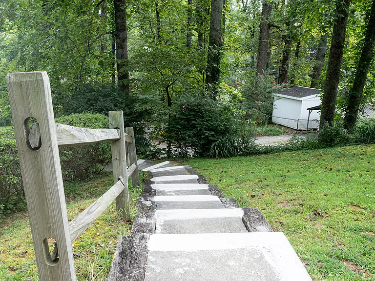 103 Robleigh Dr — Photo 33