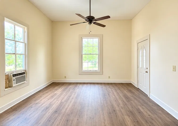 3 bed, 1682 sqft, $1,100 — Photo 2