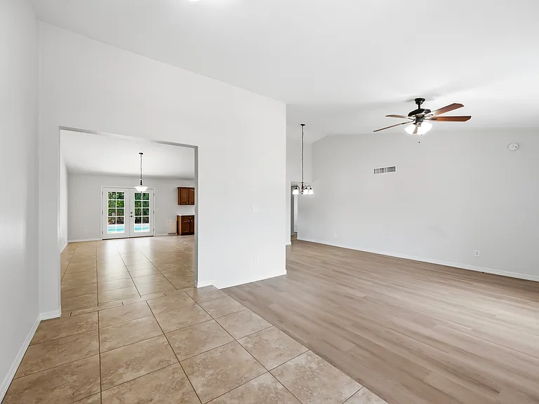 6232 W Sierra St — Photo 4