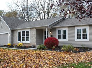 211 Kinmont Dr, Rochester, NY 14612