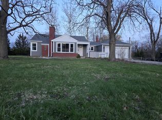 8401 Meadowbrook Dr, Burr Ridge, IL