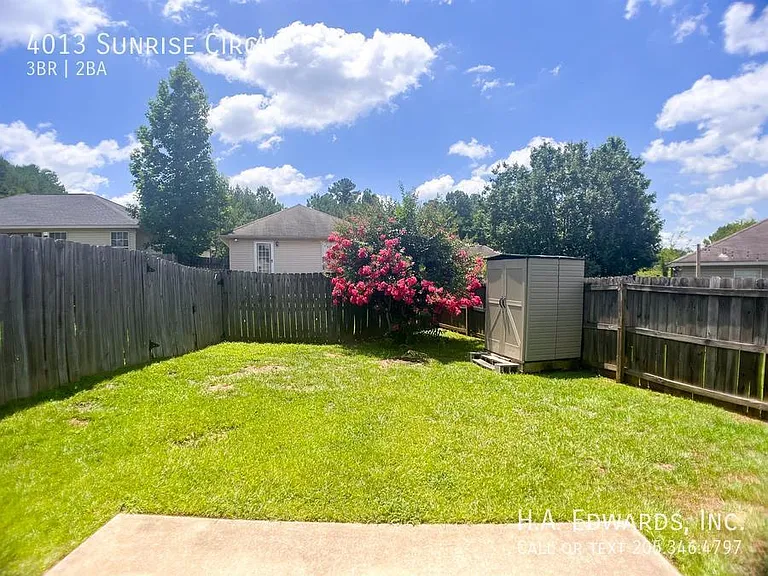 4013 Sunrise Cir — Photo 16