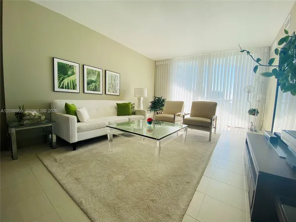 185 SW 7th St, Miami, FL