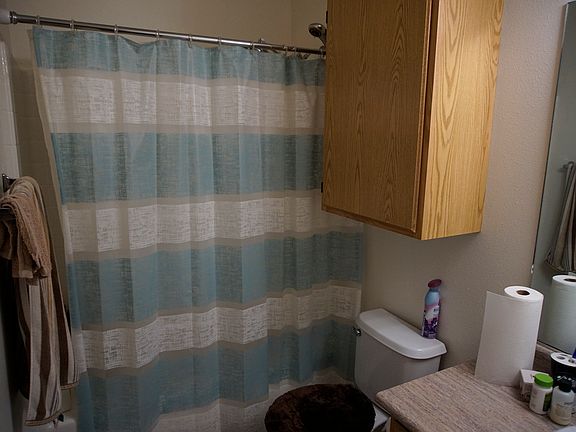 Upstairs full bath
