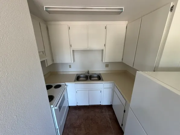123 E Walnut St APT F, Lodi, CA 95240
