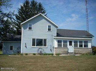 5225 W Us Highway 12, Buchanan, MI 49107