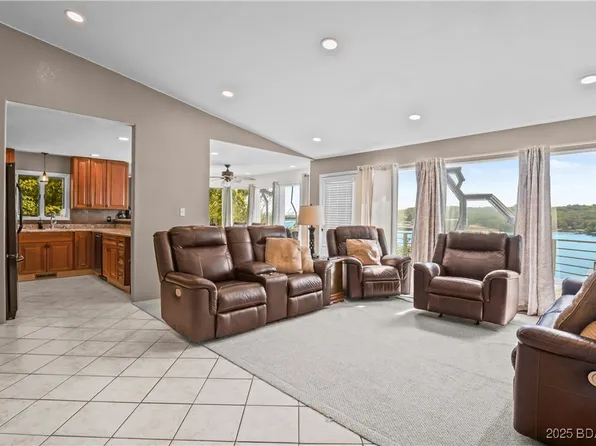 495 Conquistador Dr, Camdenton, MO 65020