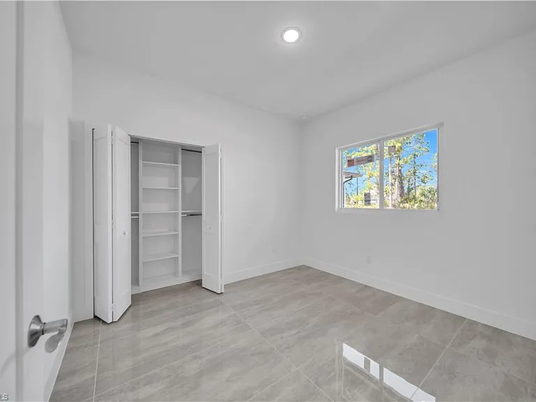1142 Dutchess St E — Photo 25