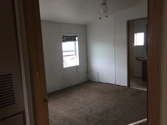 4th image of 7935 Lewis Ave