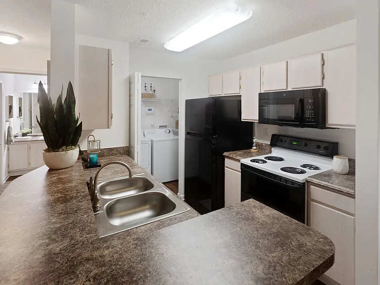 Hollis 7601 — Photo 23