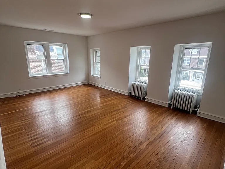 903 W 21st St #B — Photo 2