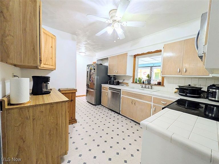 Listing photo 5