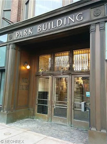 2 bedroom condo Downtown Cleveland — Photo 4