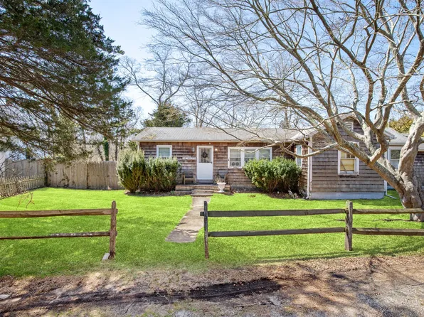 39 Rose Ave, Southampton, NY 11968