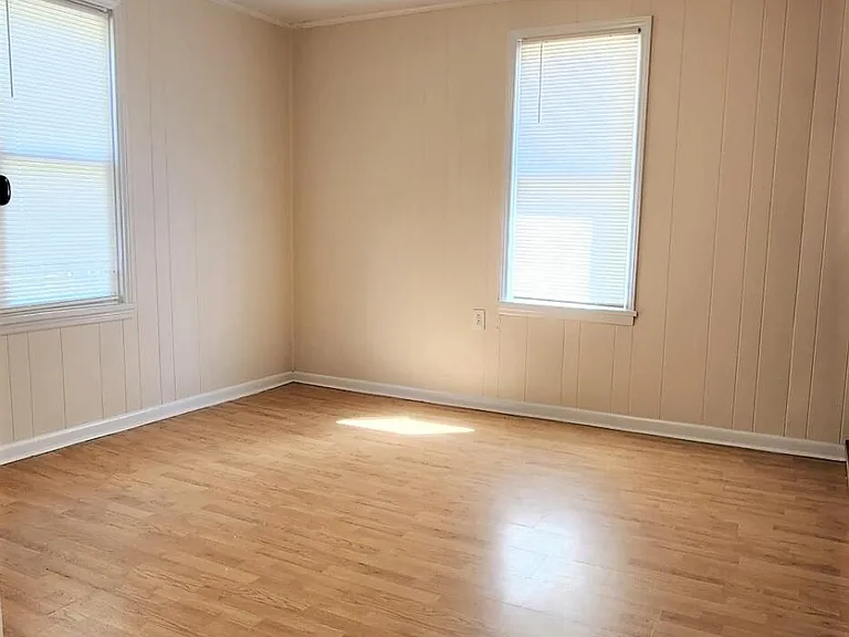 413 N Magnolia St — Photo 13