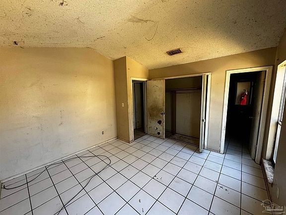 4th image of 749 Brook Meadow Ln