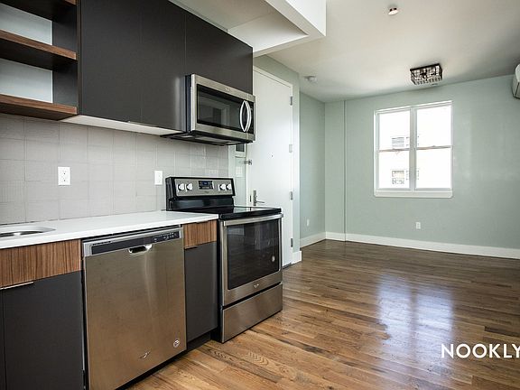 3rd image of 238 Pulaski St #5I