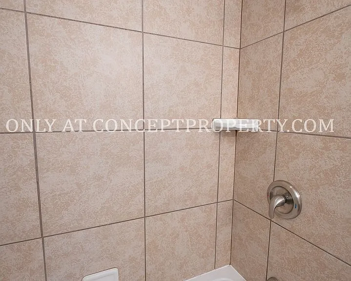 466 E Woodland Ave — Photo 64
