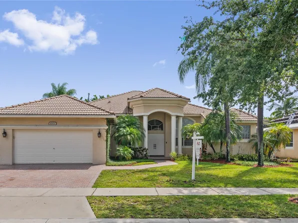 1312 NW 139th Ave, Pembroke Pines, FL 33028