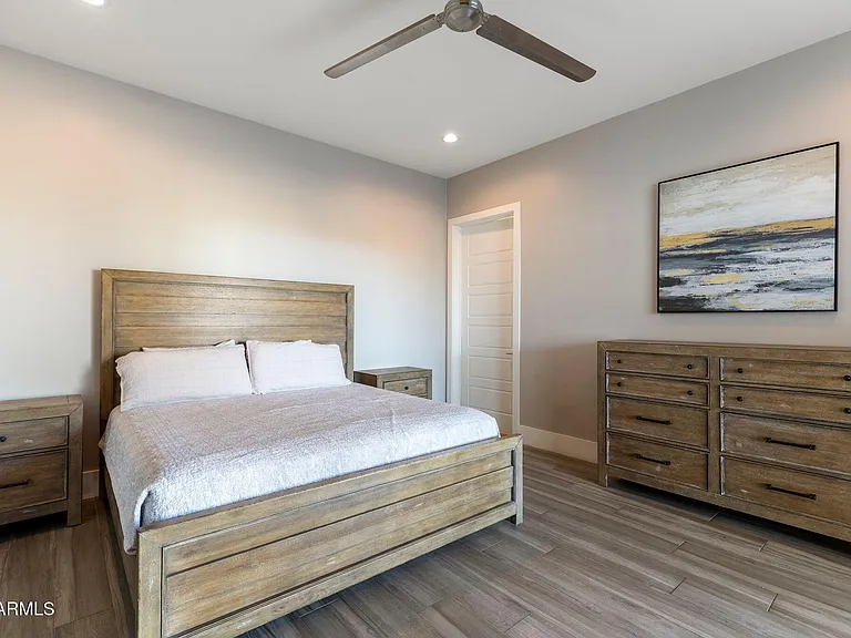 2252 E South Mountain Ave — Photo 21