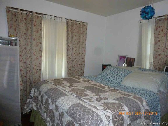 5th image of 126 Howe St