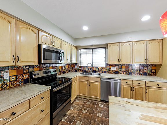 3rd image of 11610 N 58TH Avenue