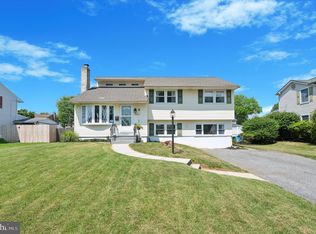 3667 Deepwater Ln, Brookhaven, PA 19015