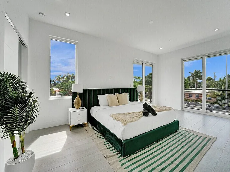 1220 NE 15th Ave — Photo 19