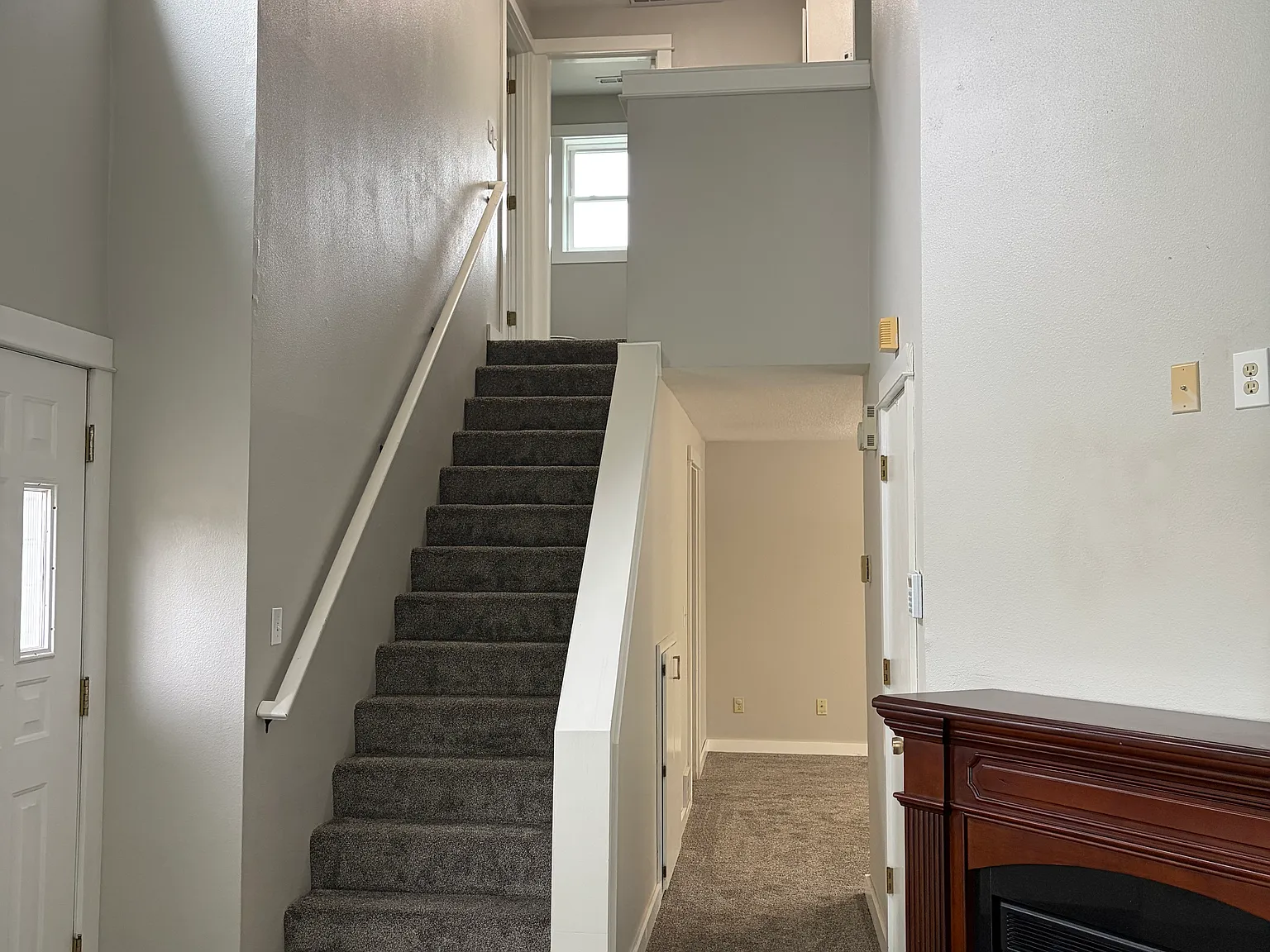 5 bed, 2.5 bath, 2240 sqft, $3,250 — Photo 4
