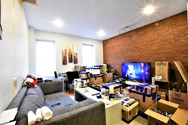 Rented by Clove Realty LLC | media 13